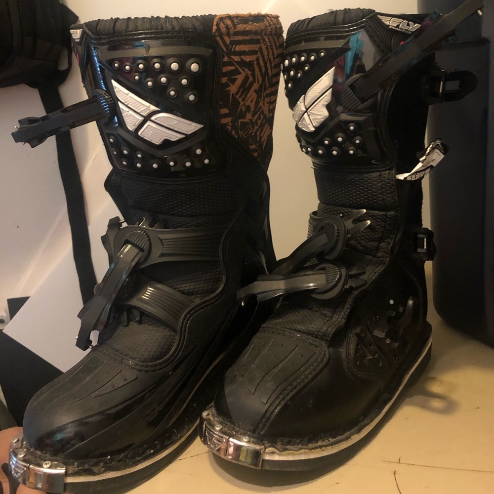 Riding boots